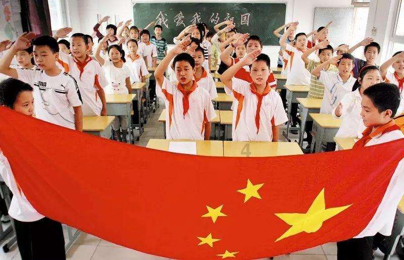 你不进厂，他不进厂，现在在工厂当工人的是哪些人？游戏画面